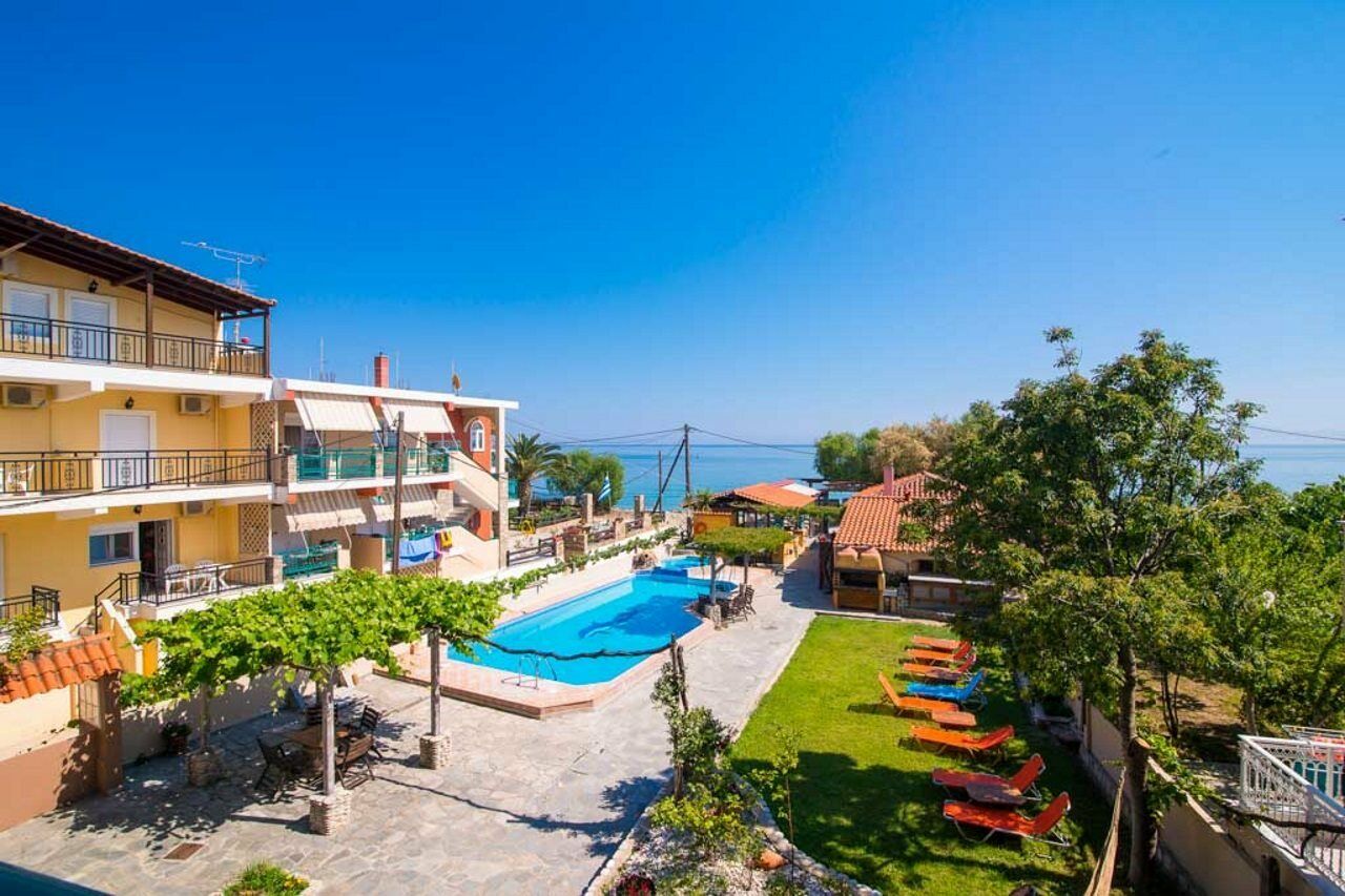 Apartment Christos Limenaria Екстериор снимка